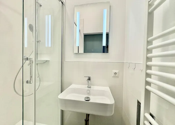 Stylish & Renovated With Free Parking Apartment Vienna