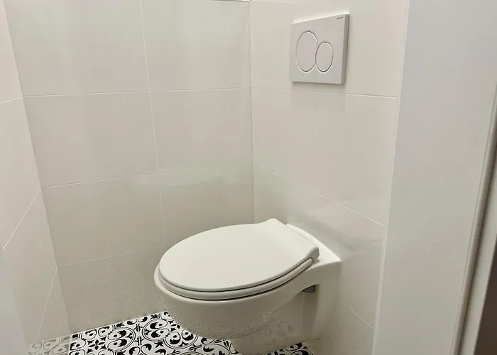 Stylish & Renovated With Free Parking Apartment Vienna