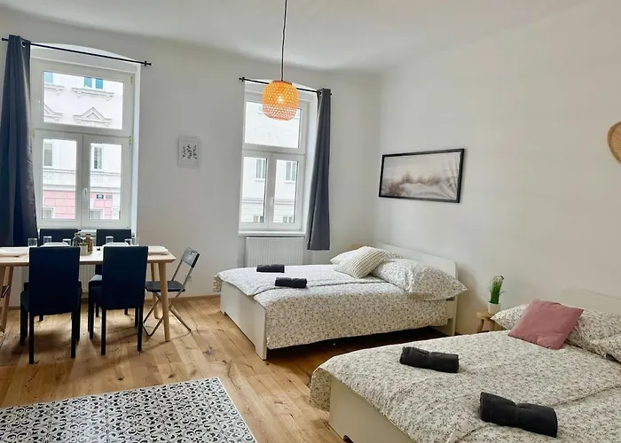 Stylish & Renovated With Free Parking Apartment Vienna